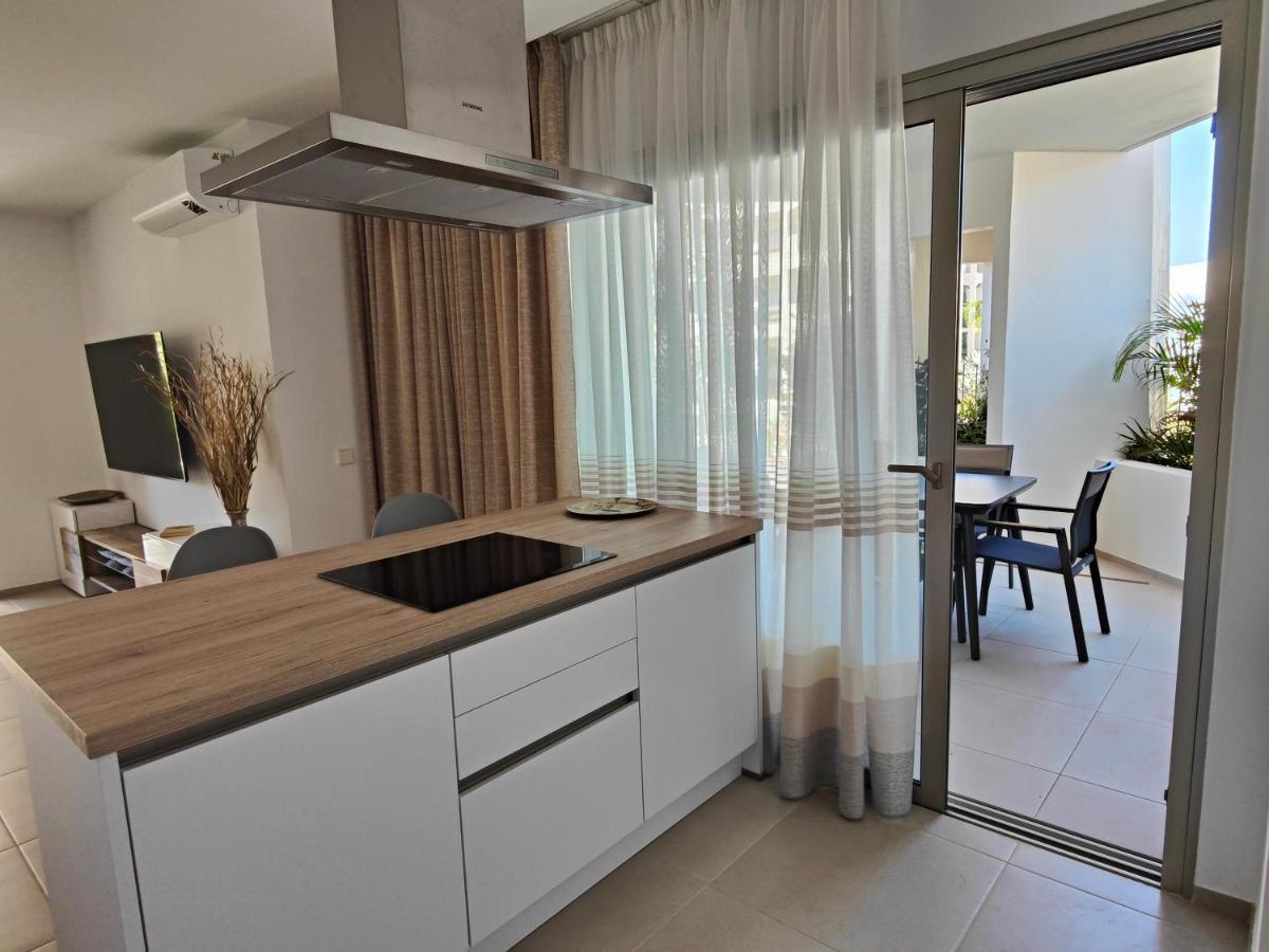 Garden Suites Luxury Apartment Палм-мар Екстериор снимка